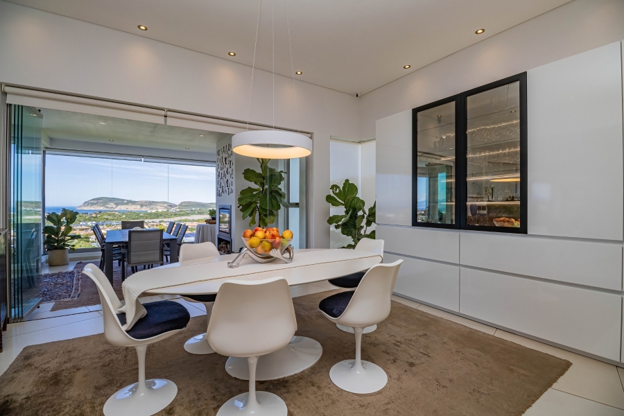 4 Bedroom Property for Sale in Whale Rock Western Cape